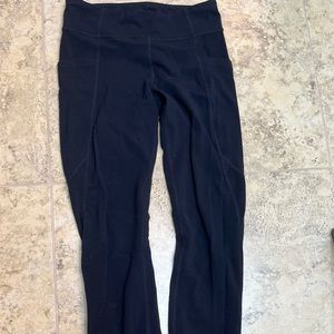 Athleta Girl black leggings with pockets!!